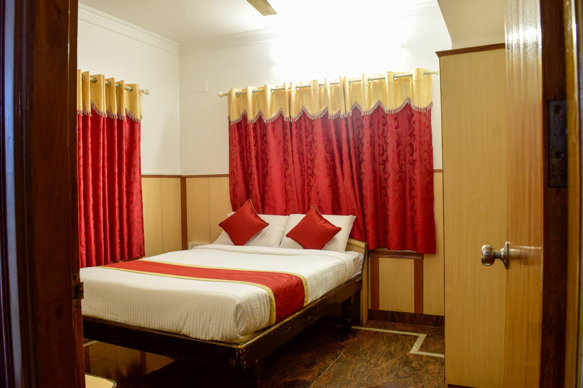 FabHotel Shivaals Residency Bangalore Buitenkant foto